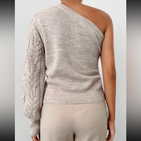 Luxe black one shoulder cable knit sweater top - Picture 5 of 13